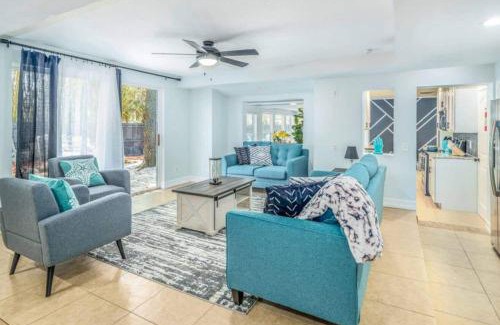 Melbourne Casa | Big Savings! 5br Poolside