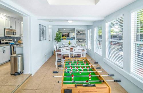 Melbourne Casa | Big Savings! 5br Poolside