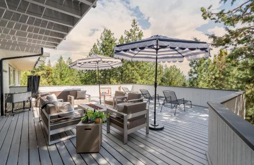 West Hills Casa | Big Sky by AvantStay Mountain Home w Great Views Hot Tub Al Fresco Dining