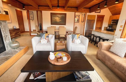Big Sky Chalet De Esquí | Big Sky Ski-In/Ski-Out Arrowhead The Bird Haus - On Slope!