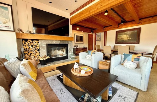 Big Sky Chalet De Esquí | Big Sky Ski-In/Ski-Out Arrowhead The Bird Haus - On Slope!
