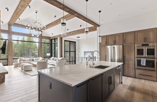 Big Sky Casa | Big Sky Summit Chalet / Ski-In Hot Tub Wi-Fi