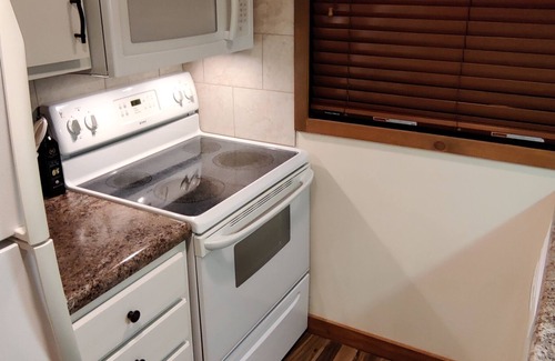 Beech Mountain Casa | Big Sky Villa - Spectacular Long-Range Mountain Views close to Skiing