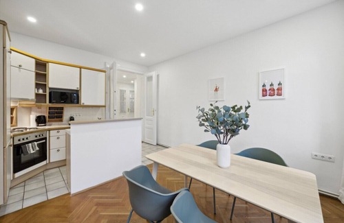 Funfhaus Apartamento | Big spacious central apartment in Vienna