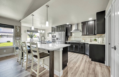 Evans Casa | Big Stays for Big Days! Sleeps 8 Near Fort Collins