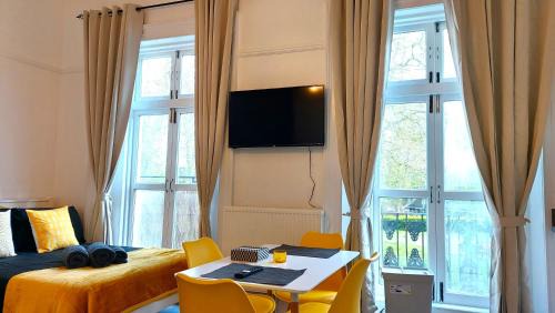 Somers Town Apartamento | Big Studio with view to park in Camden Kings Cross