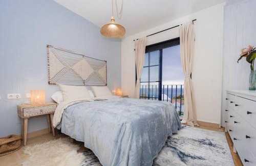 Almuñécar Apartamento | Big sunny 2BR seaview apartment in natural park