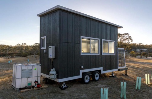 Bombay Apartamento | Big Tiny The Saddle Camp Tiny House, Braidwood