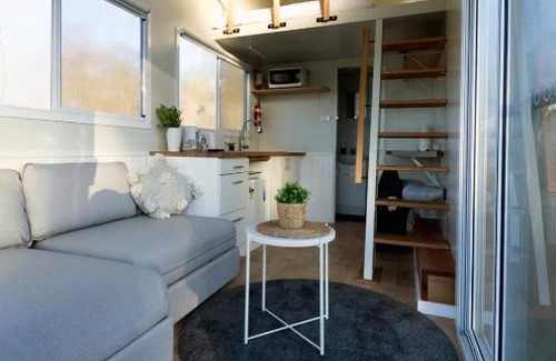Bombay Apartamento | Big Tiny The Saddle Camp Tiny House, Braidwood