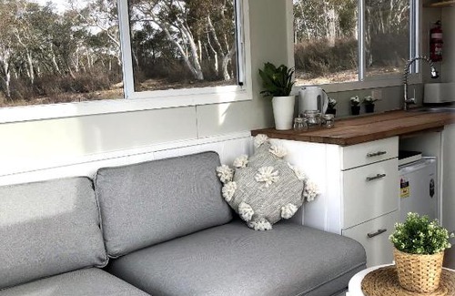 Bombay Apartamento | Big Tiny The Saddle Camp Tiny House, Braidwood