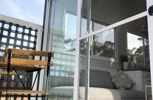 Bombay Apartamento | Big Tiny The Saddle Camp Tiny House, Braidwood