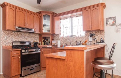 Aceitunas Casa | "Big Vacation House: Your Home Away From Home!"