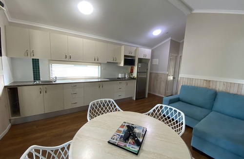 Blacks Beach Alquiler De RV | BIG4 Mackay Blacks Beach Holiday Park