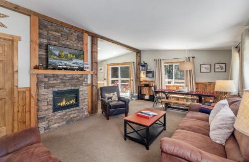 Ardenvoir Casa | Bigfoot Base Camp by NW Comfy Cabins