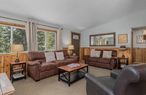 Ardenvoir Casa | Bigfoot Base Camp by NW Comfy Cabins