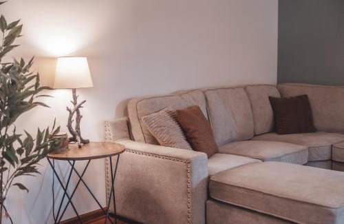 Logan Casa | Bigfoot's Hideout - A Hocking Hills Escape