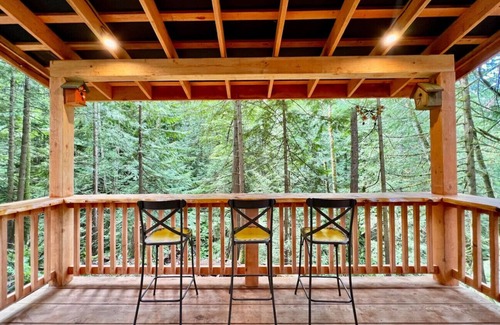 Regional District of Nanaimo Cabina | Bigfoot’s Bungalow | Fire Pit-Woodstove-Large Deck