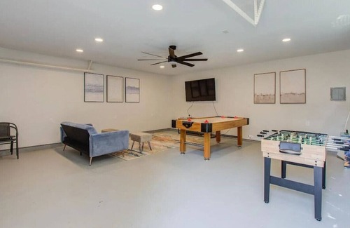 Jersey Village Casa | Bigger & Better - Tropical Oasis meets Texas Charm