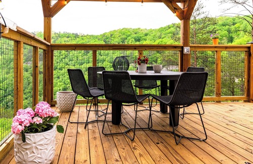 Pikeville Cabina | Biggest Deck! Beautiful Dome