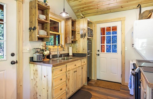 Granite County Cabina | Bighorn Cabin #2 - Have breakfast with Bighorn Sheep!