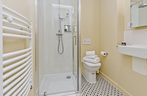 Camden Town with Primrose Hill Apartamento | Bijou Studio With Garden Views Near Camden