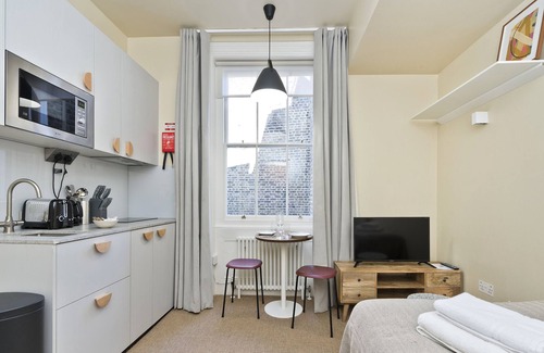 Camden Town with Primrose Hill Apartamento | Bijou Studio With Garden Views Near Camden
