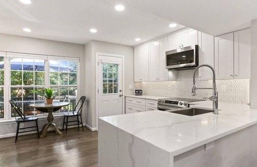 Merrifield Casa | Bike to Monuments, Walk to Metro