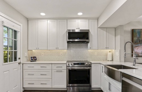 Merrifield Casa | Bike to Monuments, Walk to Metro