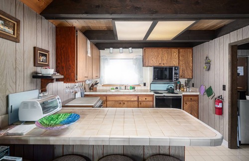 Tahoma Cabina | Bikes + Kayak Avail! Authentic Cabin in Friendly West Shore - "Mirthwood Den"