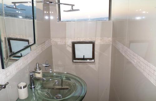 Mountainside Apartamento | Bikini Beach Manor
