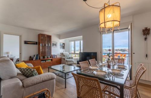 Santurtzi Apartamento | Bilbao Port by Aston Rentals