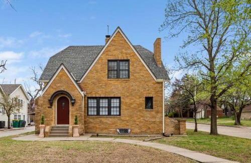 Sleepy Hollow Casa | Bilbos Cottage 3 bed 2 and a half bath home in College Hill