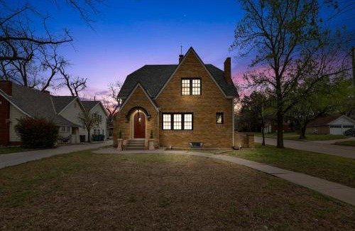 Sleepy Hollow Casa | Bilbos Cottage 3 bed 2 and a half bath home in College Hill
