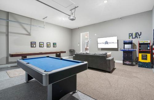 Branson Cabina | Billiards, Arcades, Peaceful Oasis, 400 of Daily Attraction Tickets!