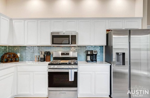 Olympic Heights Casa | Cozy Home away from Home | Quiet Office, King Bed