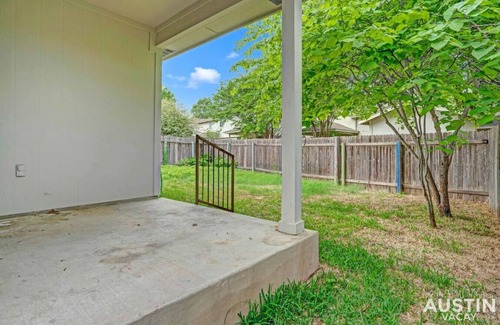 Olympic Heights Casa | Cozy Home away from Home | Quiet Office, King Bed