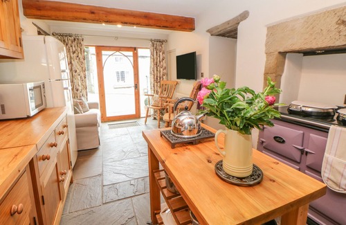 Tideswell Cabaña | BILLY WHISKEY'S, pet friendly, character holiday cottage in Tideswell