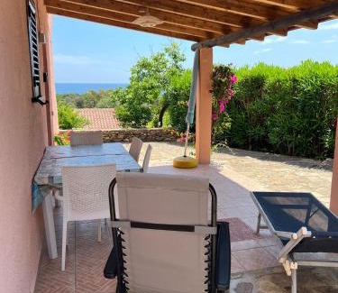 Baia Sant'Anna Casa | Bilo vista mare con piscina by BudoniAffitti