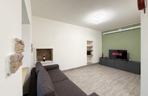 Oleggio Castello Apartamento | Bilocale con Giardino a due passi dal Lago