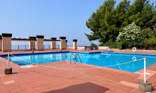 Varazze Apartamento | Bilocale con piscina condominiale