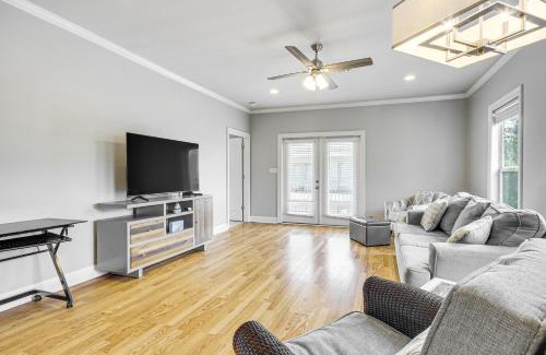 Biloxi Apartamento | Biloxi Condo with Community Pool about Half-Mi to Beach!