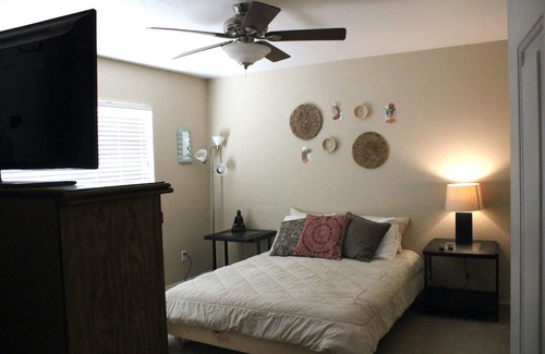 Live Oak Casa | Biltmore Bliss Charming 3-bedroom house with AC, WiFi