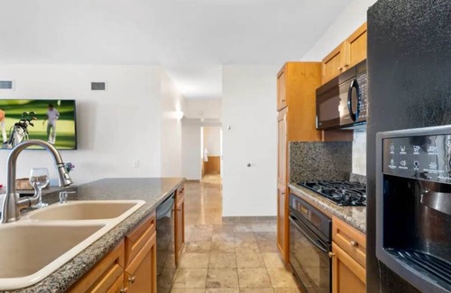 Camelback East Condominio | Biltmore Estate 2BR and 2BA condo