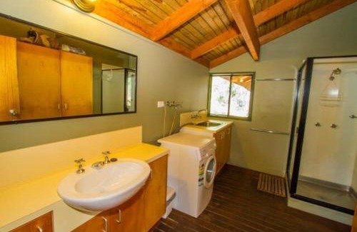 Seventeen Seventy Casa | Bimbimbi - Unique Two-Bedroom, Serene Holiday Hideaway with Gorgeous Views in Historic 1770