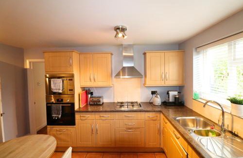 Binfield Casa | Binfield - Spacious Luxurious Four Bedroom House