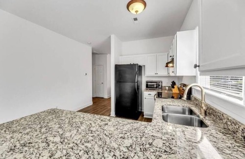 Greensboro Casa | Bingham Beauty Travel Home