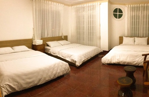 Phuong Hotel | Binh Chau Hotel