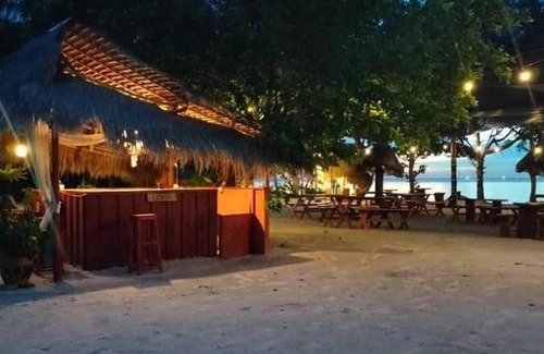 Berakit Cabina | Bintan Brzee Beach in Bintan Island - Bungalow 1