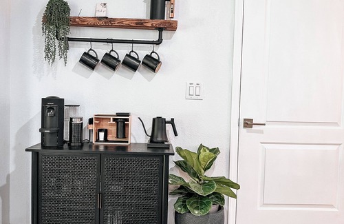 Central Naples Casa | Biohacking Hub - Sauna, Ice Bath, Infrared Therapy