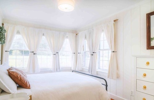 Weston Cabaña | Birch Hollow Cottage: a riverside Vermont retreat